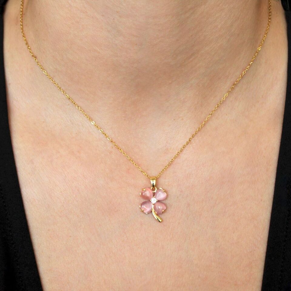 Pembe Yonca Figürlü Gold Renk Çelik Kadın Kolye