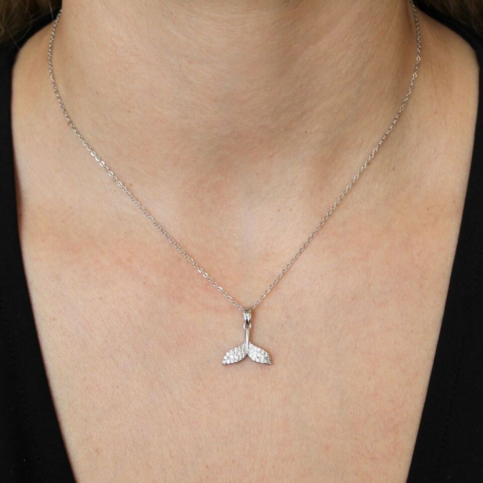 Taşlı Yunus Kuyruğu Figürlü Gümüş Renk Çelik Kadın Zincir Kolye