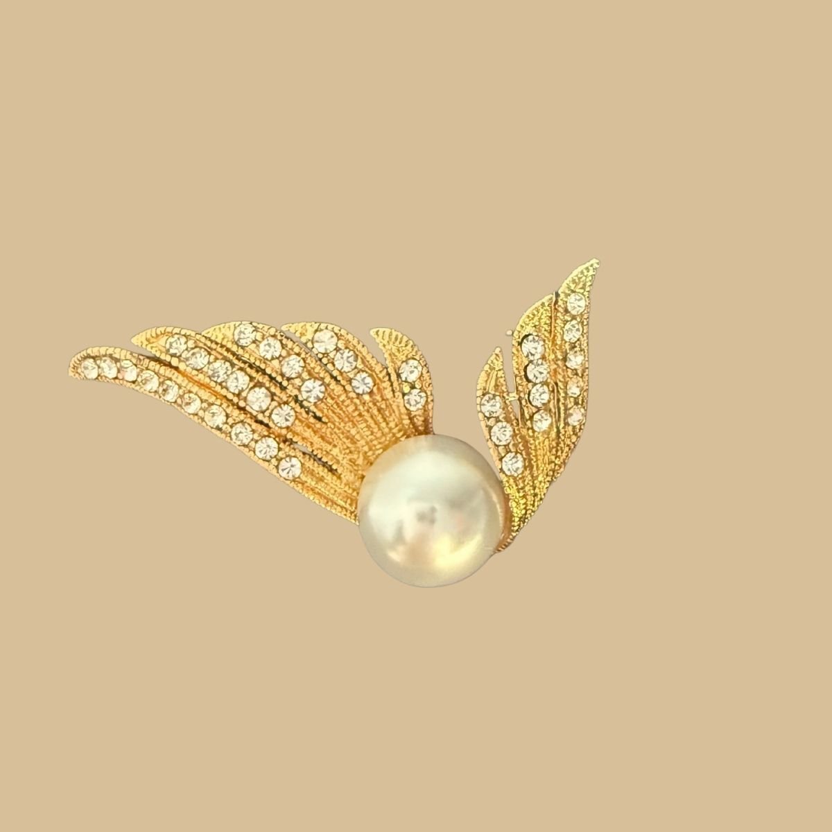 İnci Kanat Gold Renk Broş